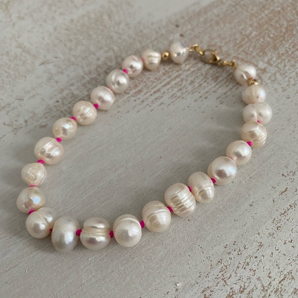 Barbie Pink Knotted Pearl Bracelet - Picture 4 of 9